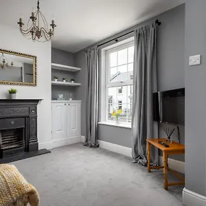 fairhaven-street-cheltenham.cardiffhotelswales.com/